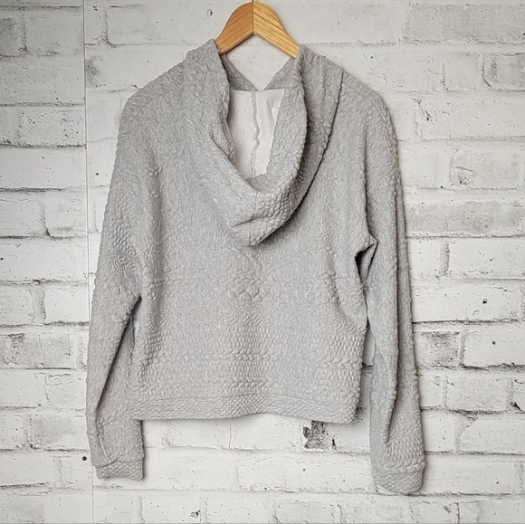 H&M Textured Knit Hoodie Gray Medium Cozy Soft Pullover Sweater Top - Picture 2 of 6